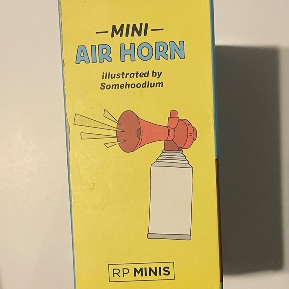 RP Minis Mini Air Horn With "Bwah Bwah Bwahhh" Book - New - Picture 4 of 5